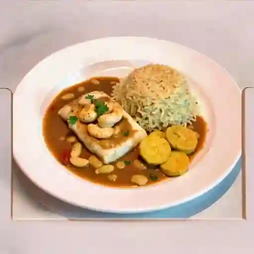 Filete de Róbalo en Salsa de Mariscos