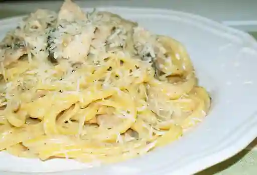 Spaguetti Pollo y Champiñones Junior
