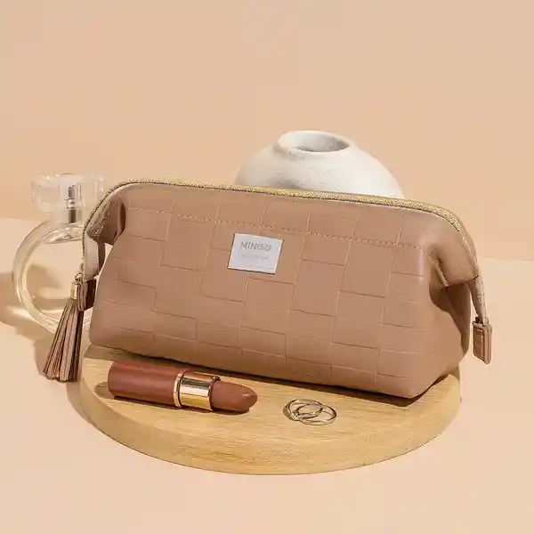 Cosmetiquera Con Relieve Serie Khaki Miniso