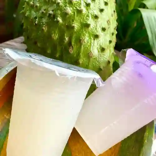 Jugo en Agua de Guanabana