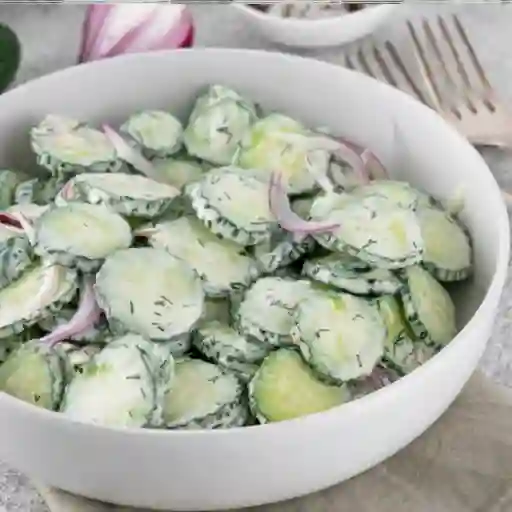 Ensalada de pollo y pepino