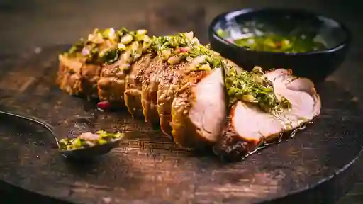 Lomo de Cerdo Asado con Salsa Chimichurri