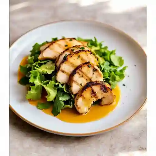 Ensalada De La Casa Con Pechuga A La Plancha