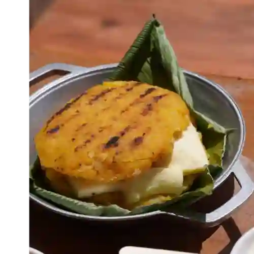 Arepa Plátano Rellena de Queso