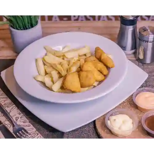 Pollo Apanado con Papitas a la Francesa