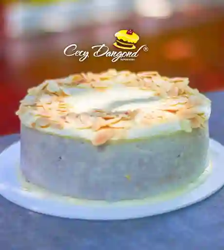 Porción de Torta Zanahoria con Arequipe