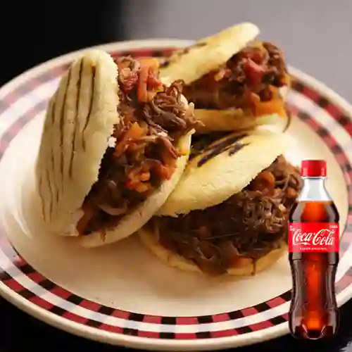 Combo Arepa de Carne + Coca-Cola Sabor Original 400 ml