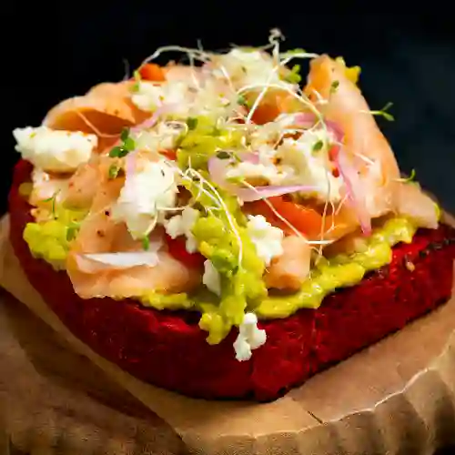 Tostada de Salmon Ahumado