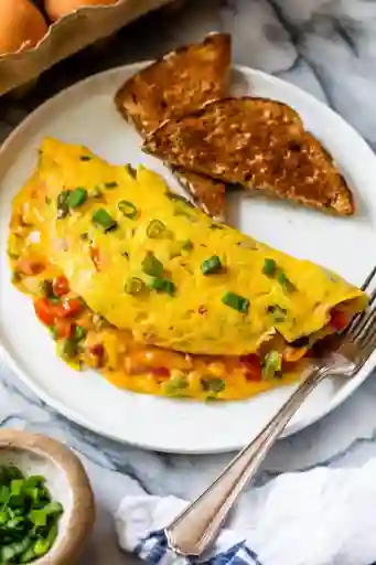 Omelette Pollo y Tocineta