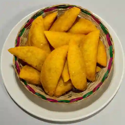 Combo Empanadas para Compartir +Cocacola Orig 1.5l