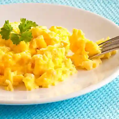 Huevos Revueltos y Cafe