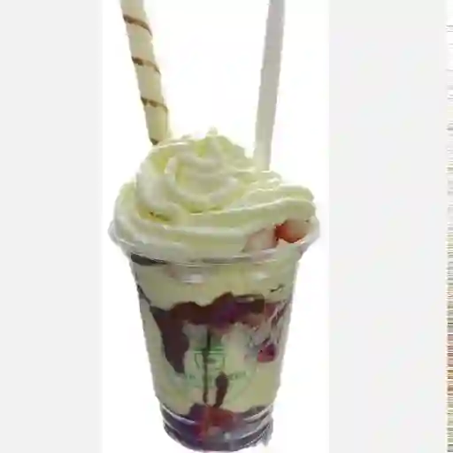 Fresas y duraznos con crema