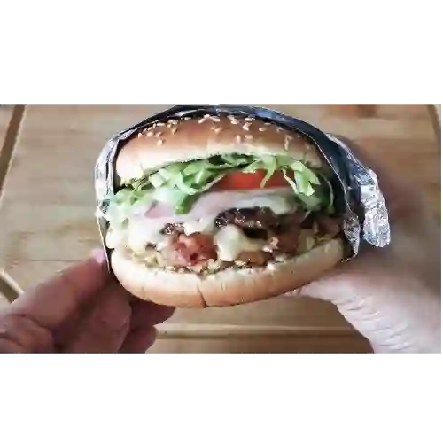 Hamburguesa Tradicional Mas Papas Fritas