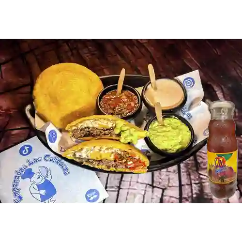 Combo Arepa de Huevo Trifásica + Jugo Hit de Mora
