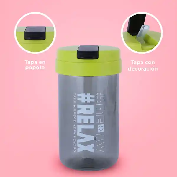 Vaso Plástico Con Tapa Abatible de Letter Negro 500 mL Miniso