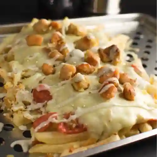 Salchipapa con Pollo
