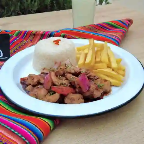 Pollo Saltado
