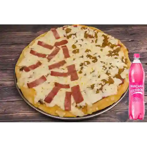 Pizza Mediana X Mitades. 30cm +Postobón Manzana 1.5l