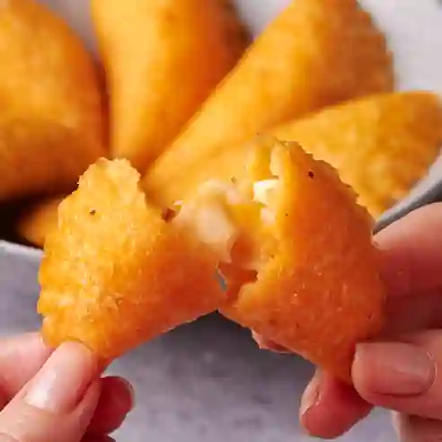 25 Empanadas Coctel con Queso Fritas