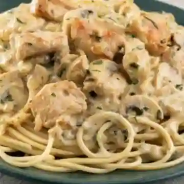 Pasta Pollo y Champiñones