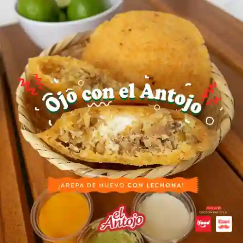 Arepa de Huevo con Lechona