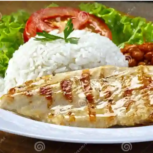 Menu ejecutivo con pechuga a la plancha