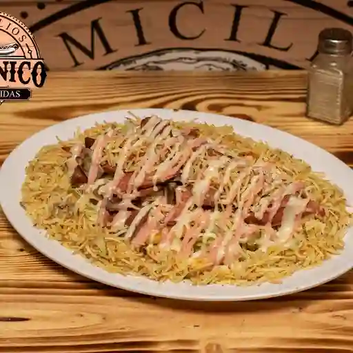 Salchipapas salvajada 2 personas