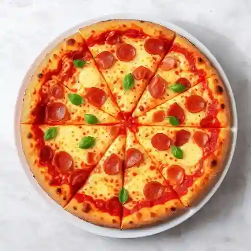 Pizza tres carnes grande 30 cm 8 porc.