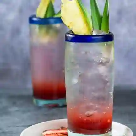 Agua Fresca Flor Jamaica y Piña
