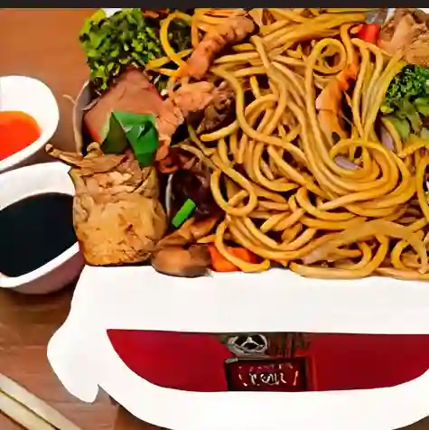 Low Mein con Lomo Fino
