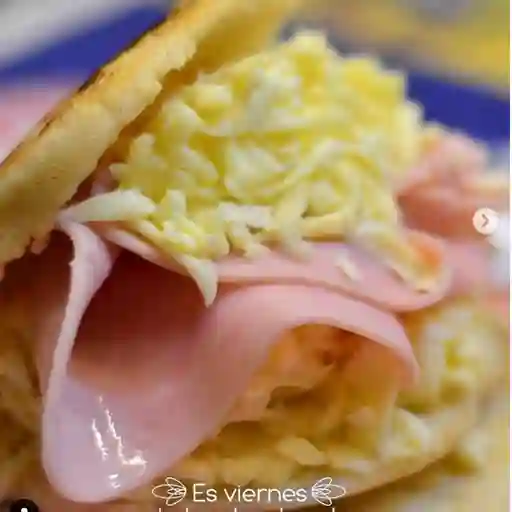 Arepa Jamón y Queso