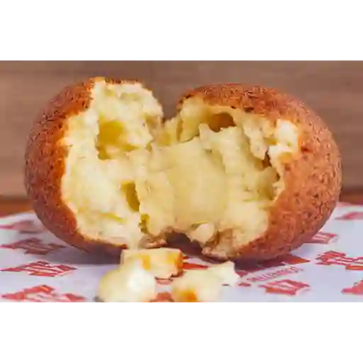 Buñuelo doble queso costeño