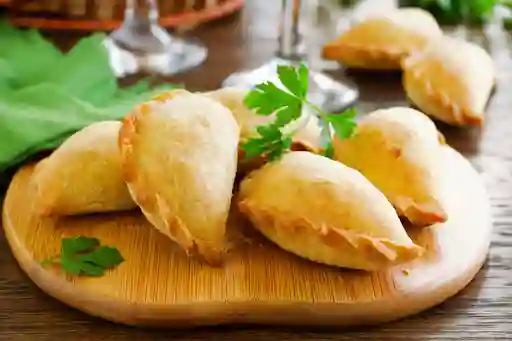 Empanada Solo Pollo
