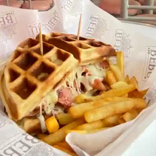 Sándwich Waffle Tocineta