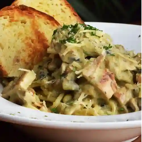 Spaguettis Pollo Champiñones