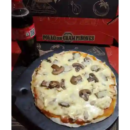 Pizza Pollo con Champiñon