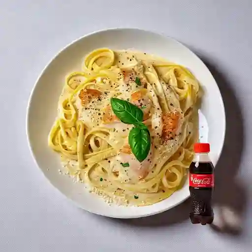 Combo Pasta Alfredo c/ Pollo +Cocacola Orig 200ml