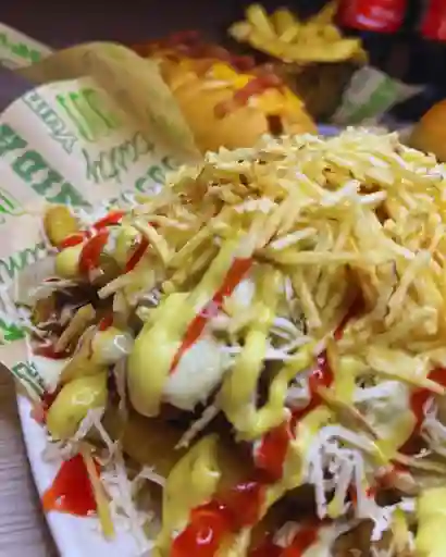 Arepa Picada Artesanal de Pollo Al Carbón Coca-Cola