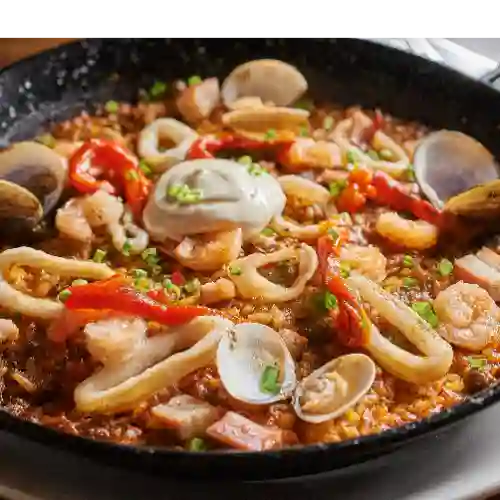 Paella de Mar y Montaña