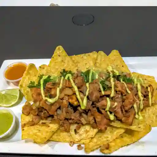 Nachos con guacamole