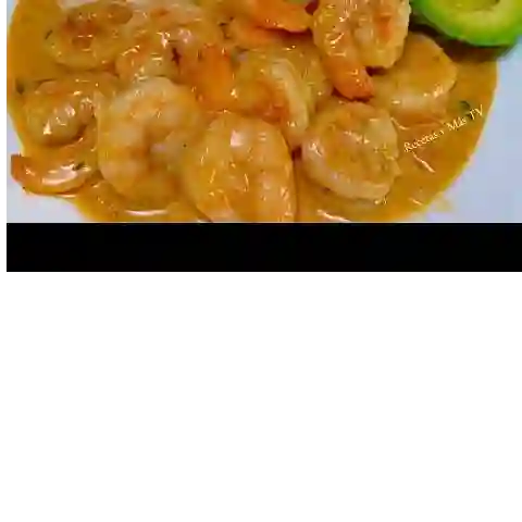 Robalo en Salsa de Camarones