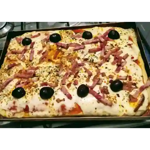 Pizza de Pancetta Aceituna