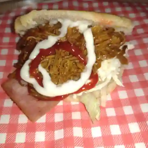 Arepa con Carne Desmeshada