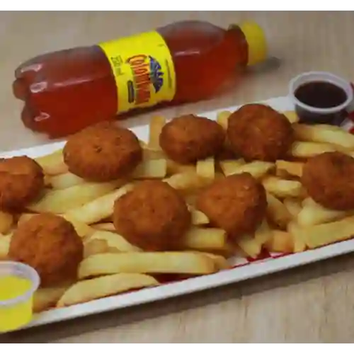 8 Nuggets con Papas y Gaseosa