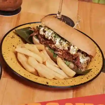Guacamayo Grande Birria de Res