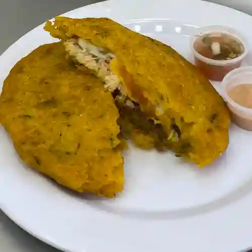 Arepa de Huevo con Chicharrón