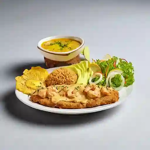 Róbalo en Salsa de Camarones