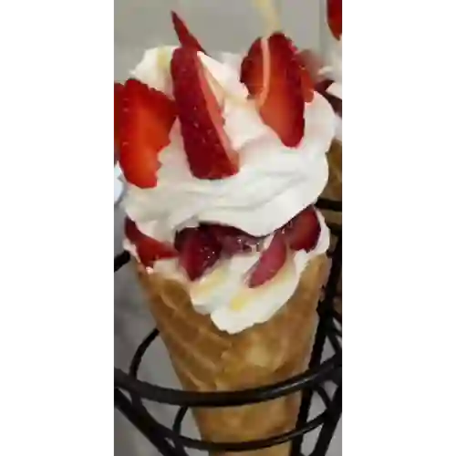 Fresas con Crema en Cono