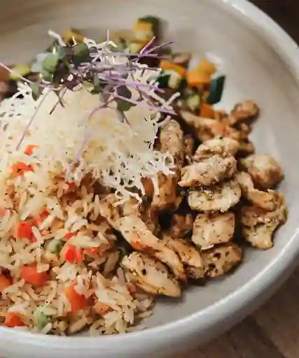 Arroz Yakimeshi-pollo