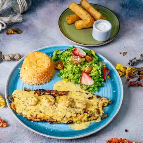 Trucha en Salsa de Camarones